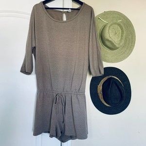Old Navy Women's Light Brown 3/4 Sleeves Romper/Jumpsuit Shorts | Size: Large
